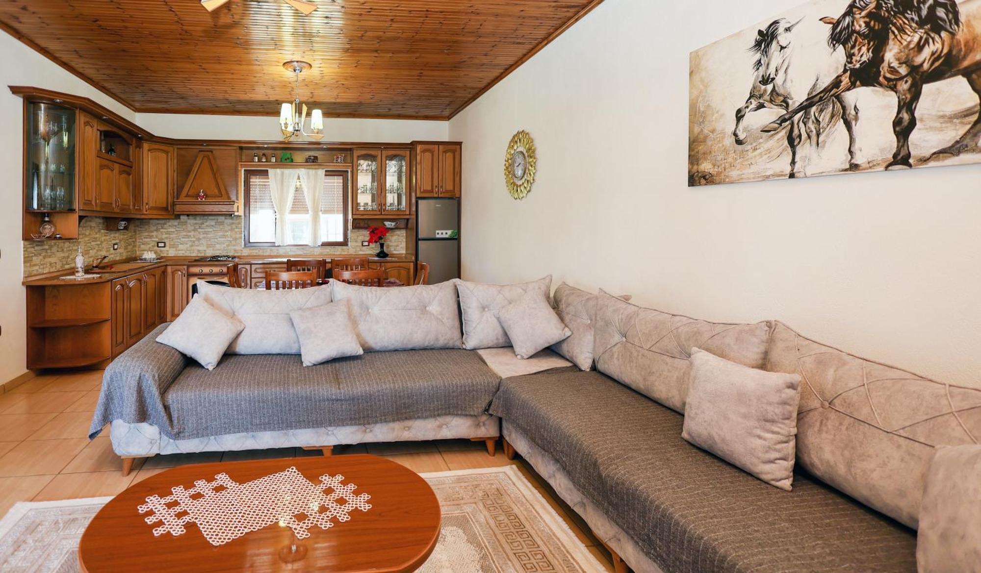 Villa Kevin Μπεράτ Εξωτερικό φωτογραφία