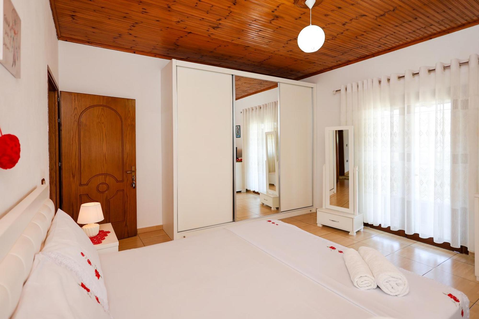Villa Kevin Μπεράτ Εξωτερικό φωτογραφία