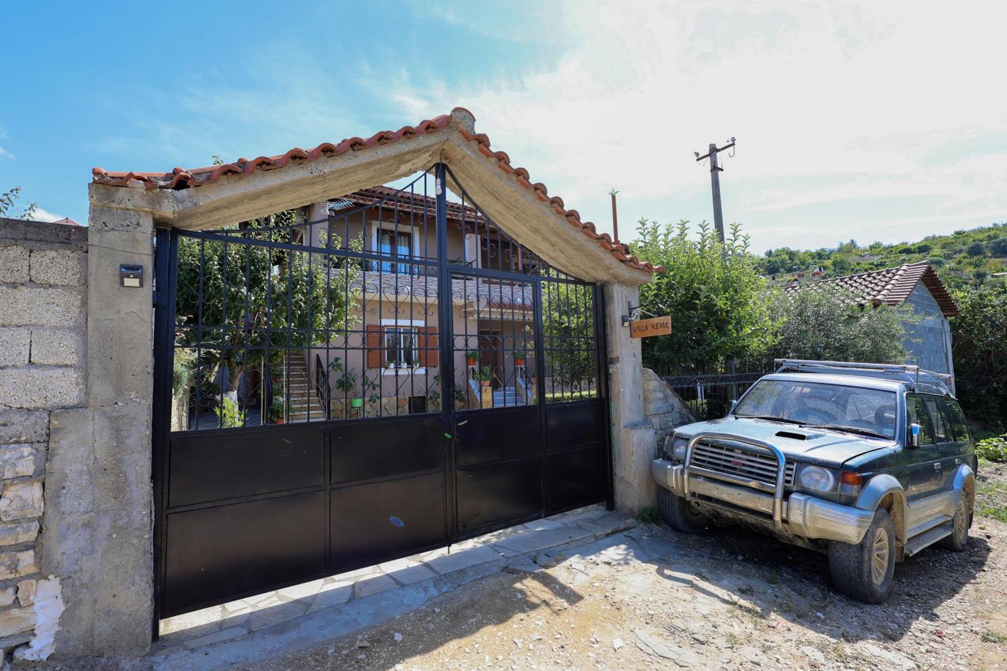 Villa Kevin Μπεράτ Εξωτερικό φωτογραφία