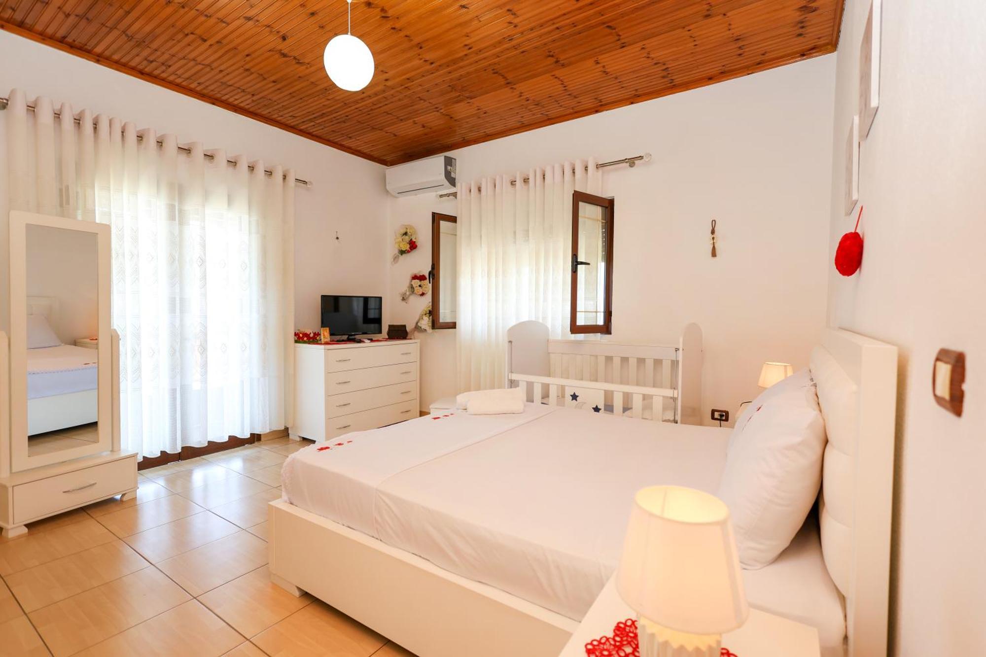 Villa Kevin Μπεράτ Εξωτερικό φωτογραφία