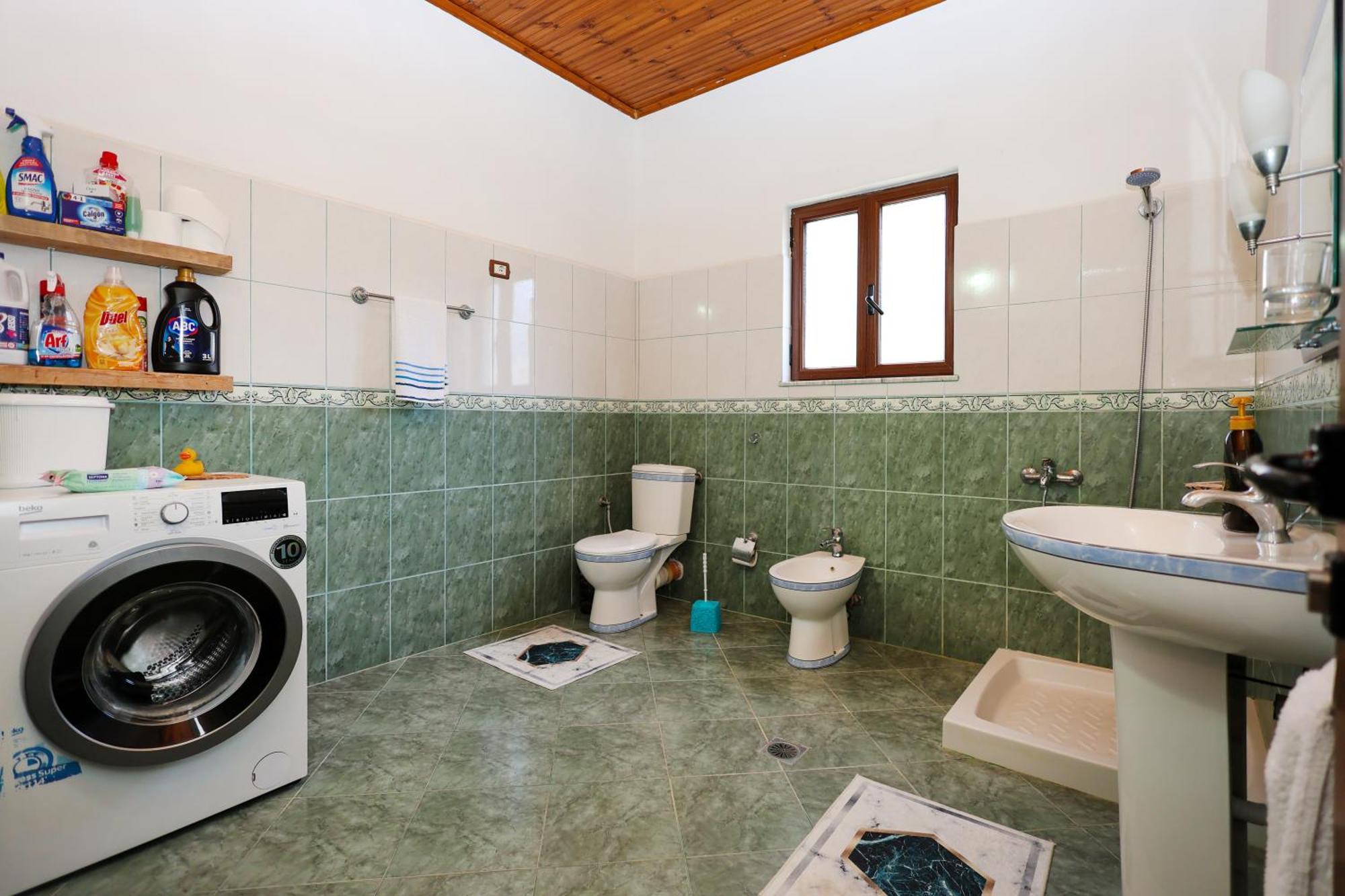 Villa Kevin Μπεράτ Εξωτερικό φωτογραφία